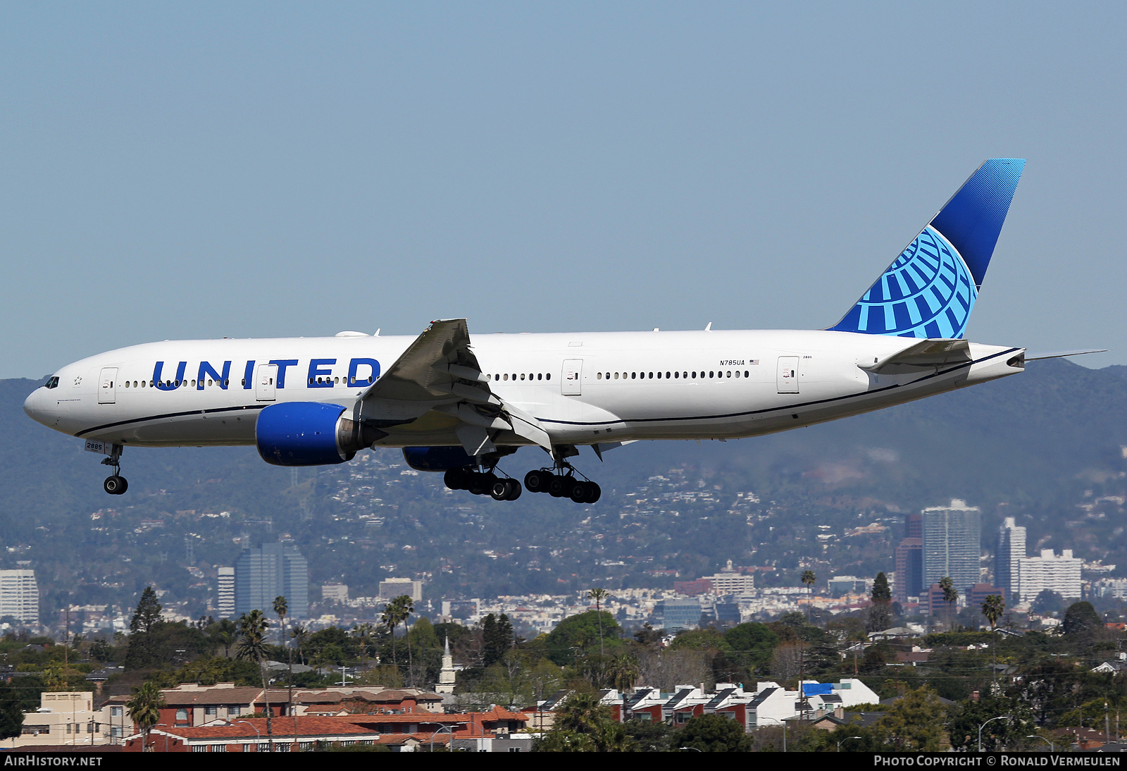 Aircraft Photo of N785UA | Boeing 777-222/ER | United Airlines | AirHistory.net #681145