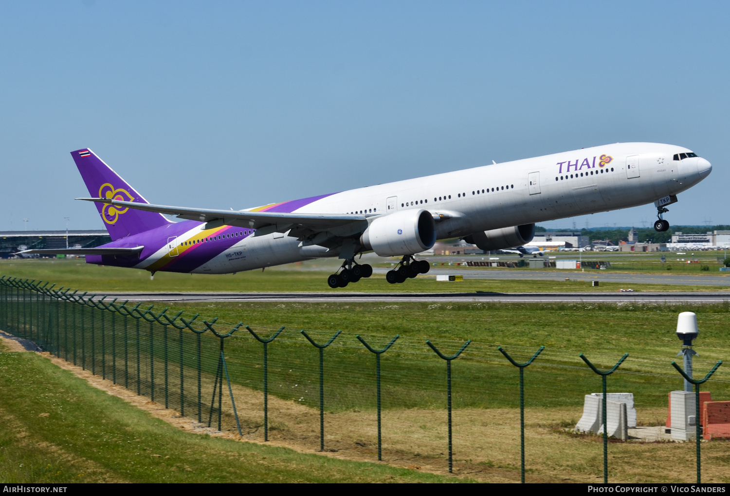 Aircraft Photo of HS-TKP | Boeing 777-3AL/ER | Thai Airways International | AirHistory.net #681326