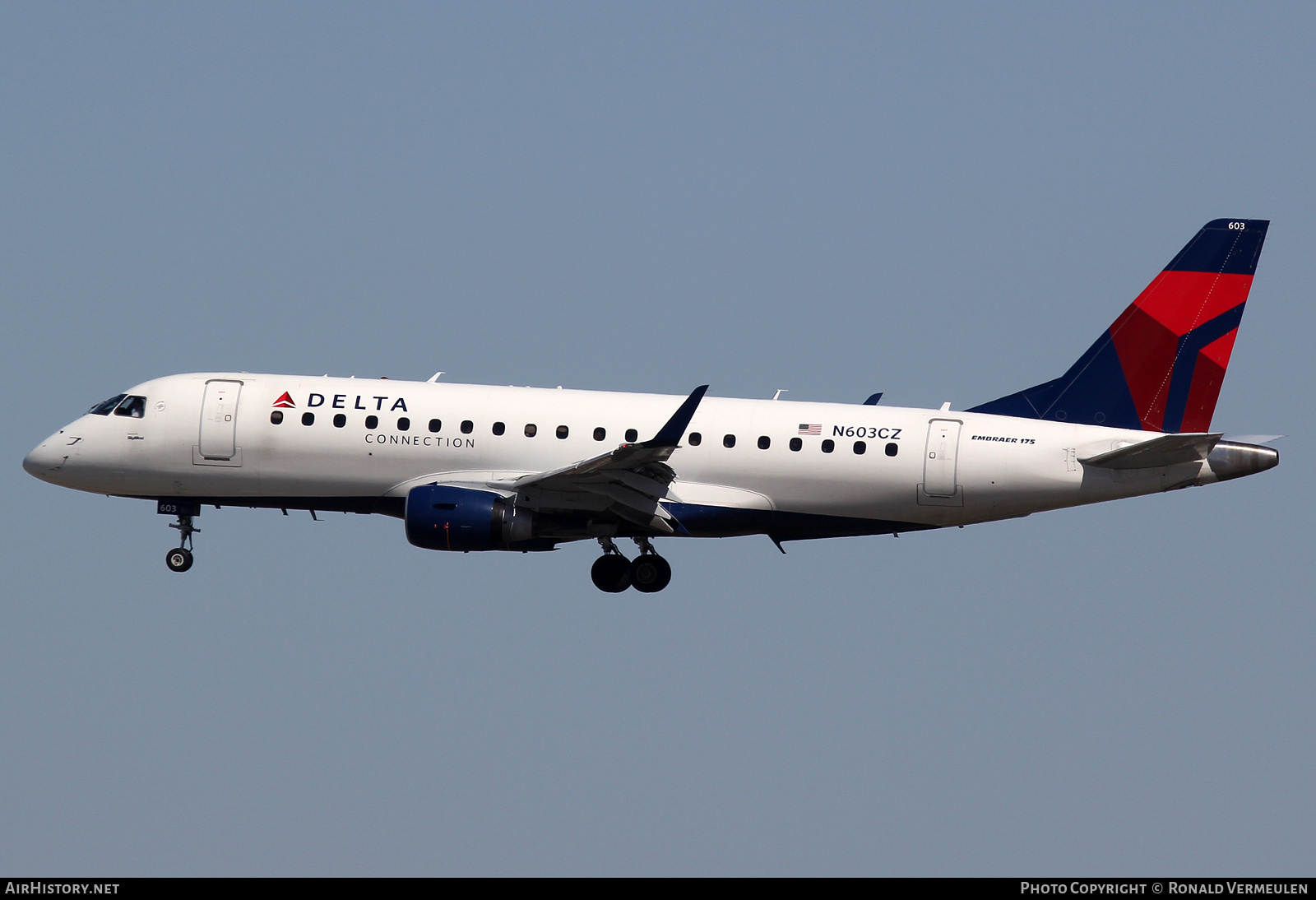Aircraft Photo of N603CZ | Embraer 175LR (ERJ-170-200LR) | Delta Connection | AirHistory.net #681335