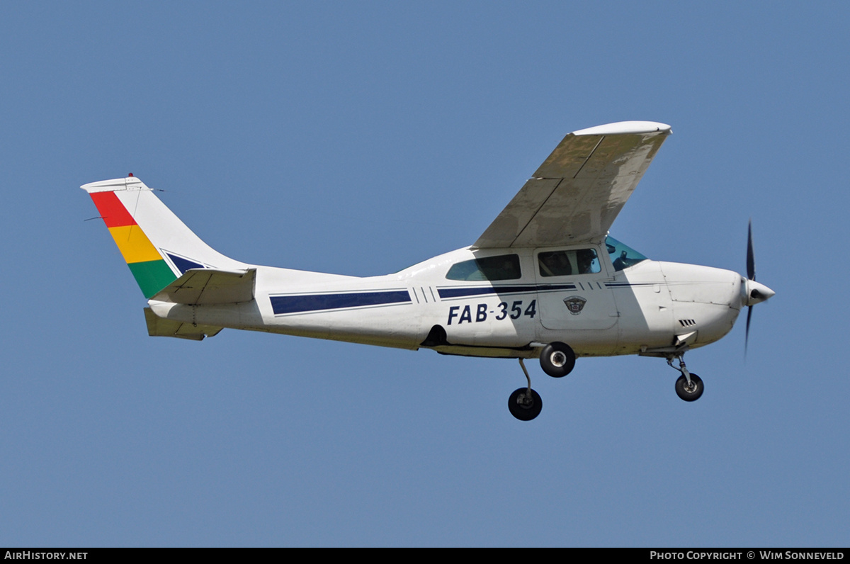 Aircraft Photo of FAB-354 | Cessna 210L Centurion | Bolivia - Air Force | AirHistory.net #681421