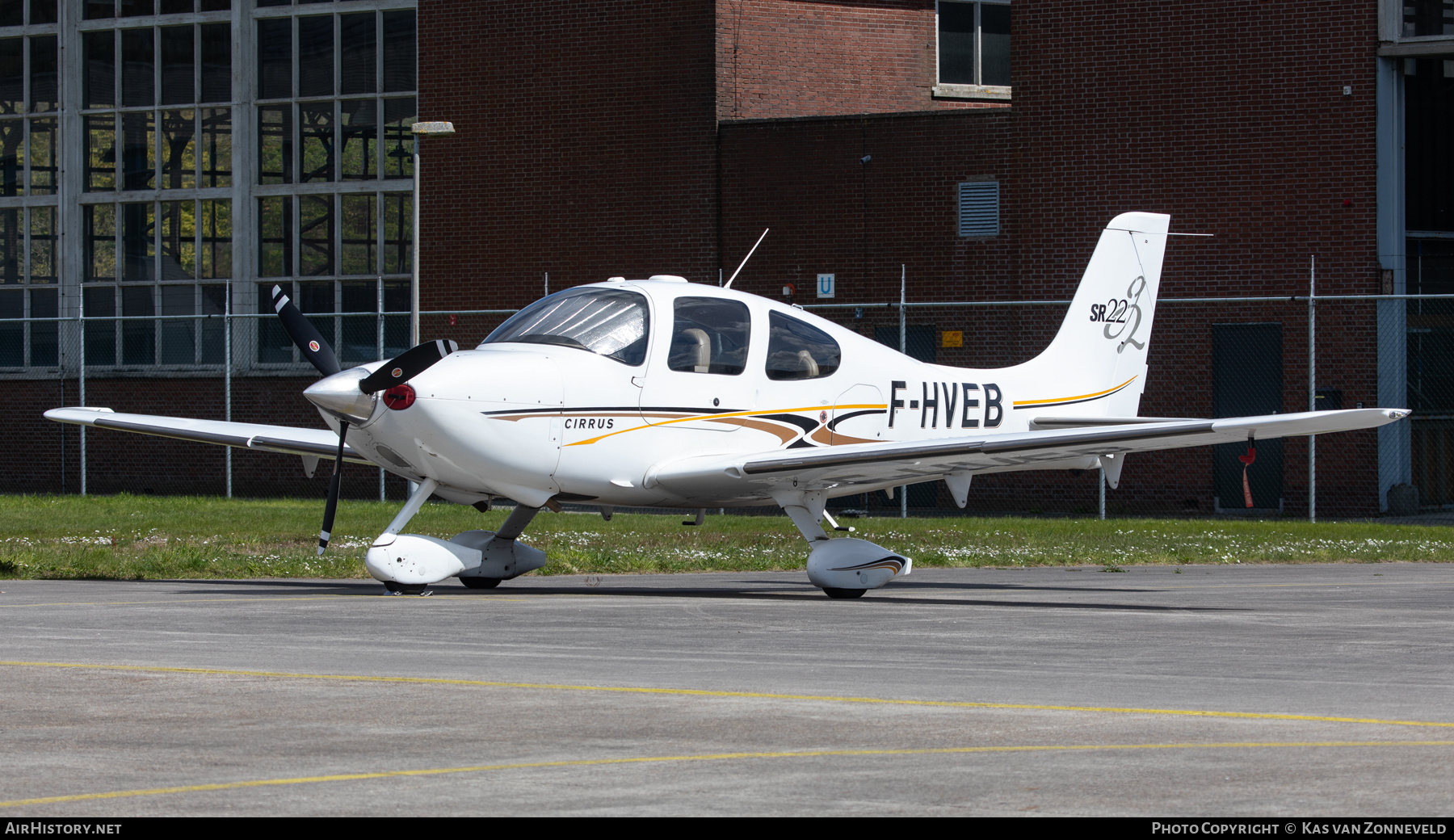 Aircraft Photo of F-HVEB | Cirrus SR-22 G2 | AirHistory.net #681561