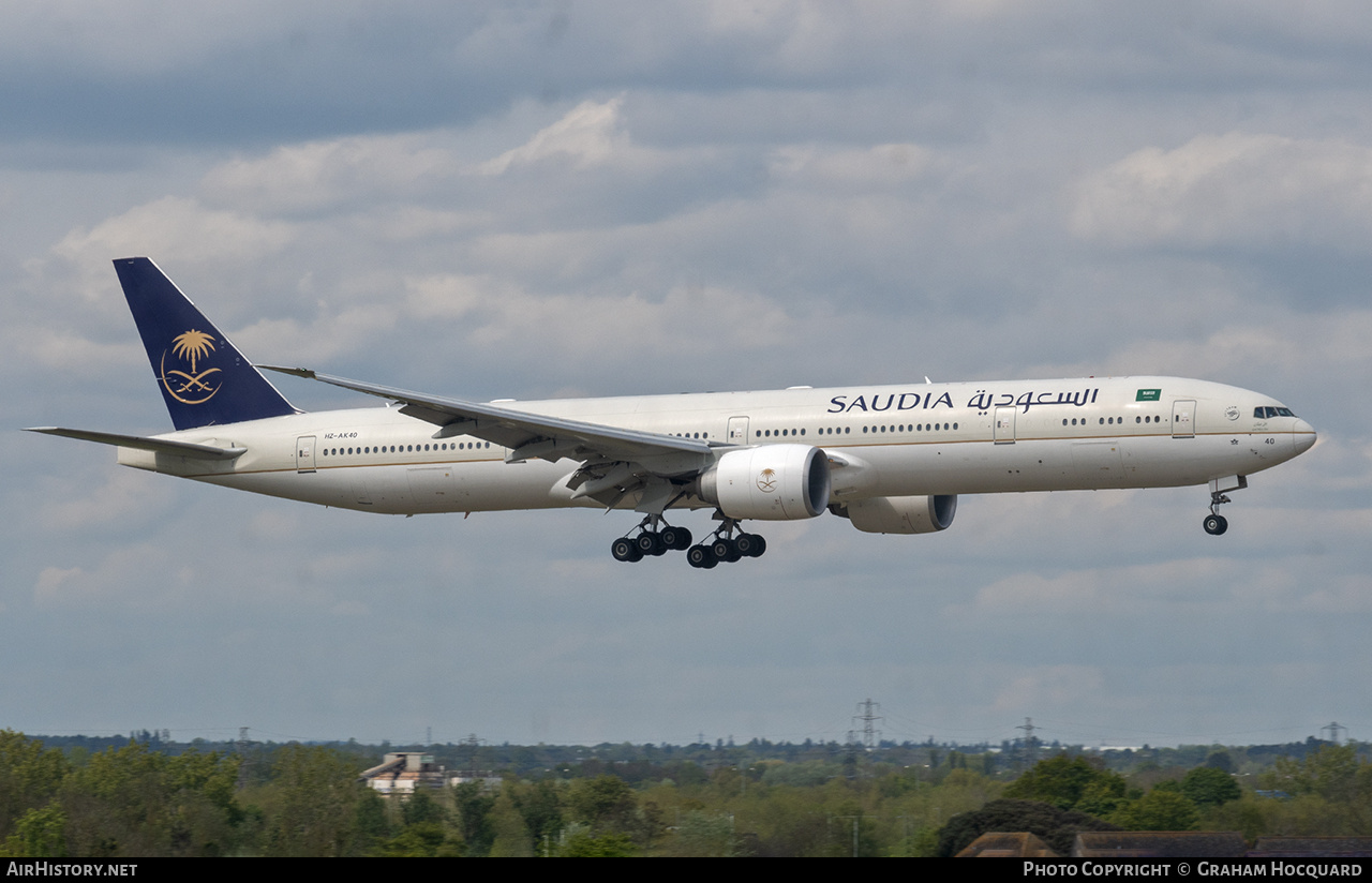 Aircraft Photo of HZ-AK40 | Boeing 777-300/ER | Saudia - Saudi Arabian Airlines | AirHistory.net #681619