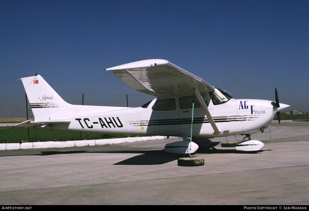 Aircraft Photo of TC-AHU | Cessna 172R Skyhawk | AirHistory.net #681634