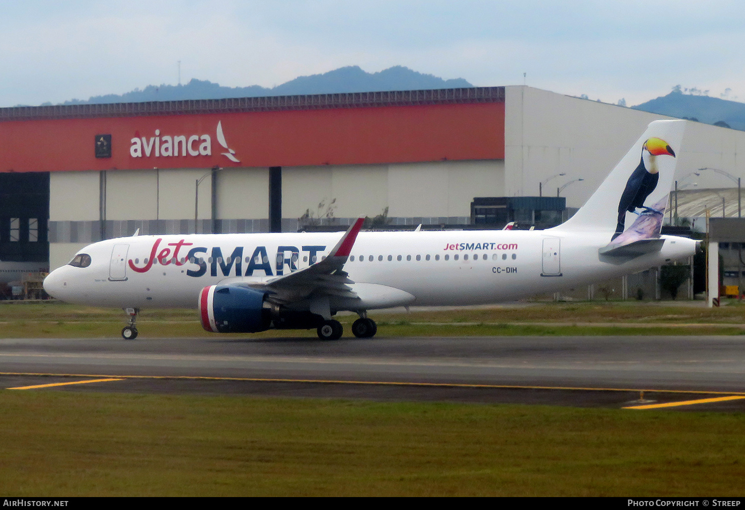 Aircraft Photo of CC-DIH | Airbus A320-271N | JetSmart | AirHistory.net #681840