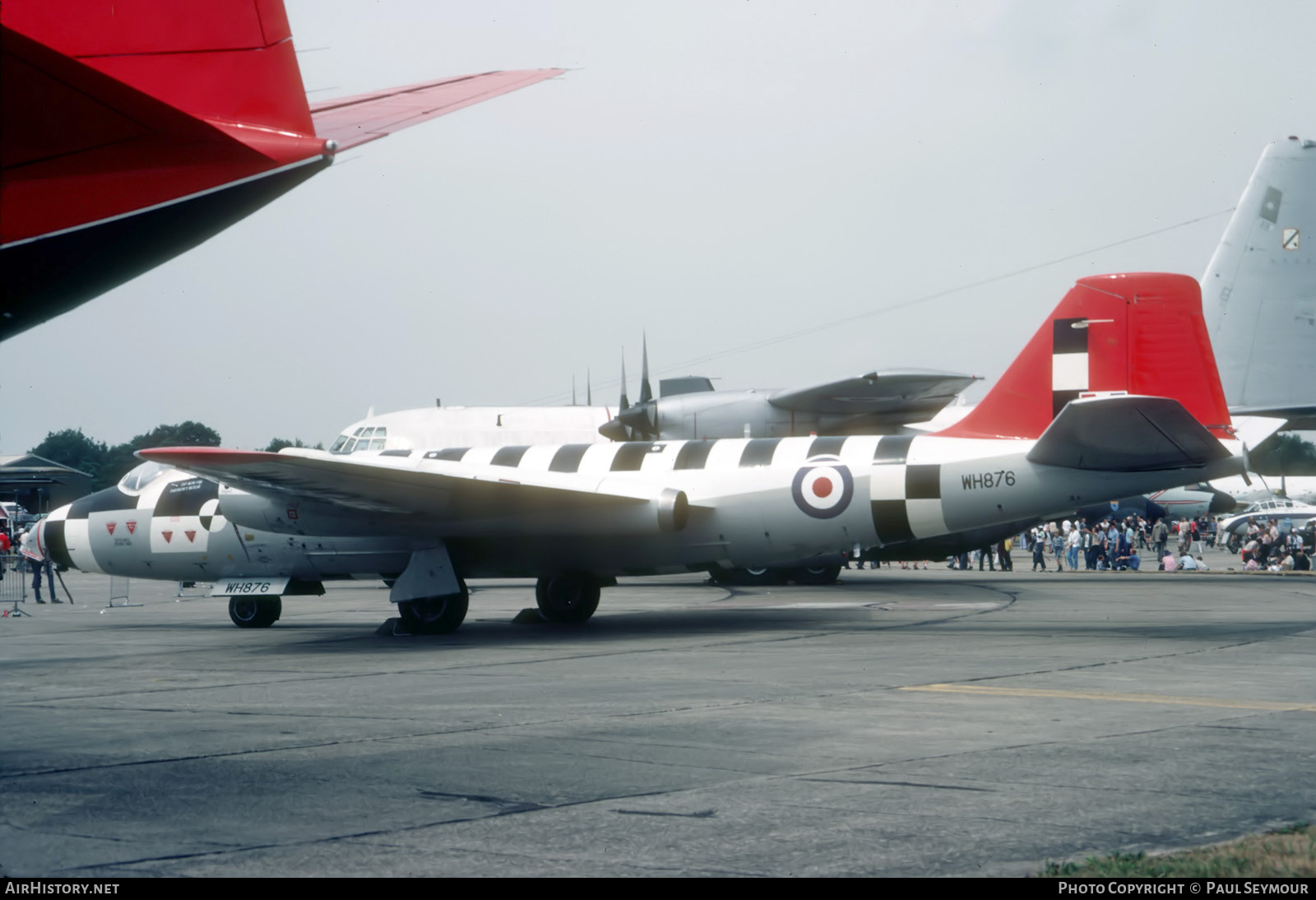 Aircraft Photo of WH876 | English Electric Canberra B2(mod) | UK - Air Force | AirHistory.net #681843