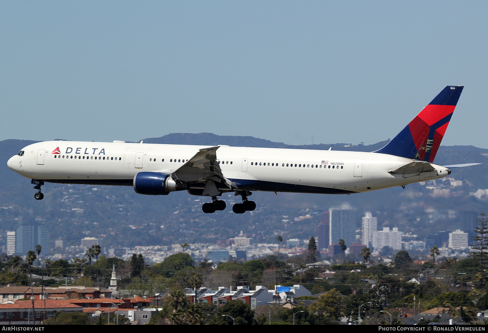 Aircraft Photo of N828MH | Boeing 767-432/ER | Delta Air Lines | AirHistory.net #681884
