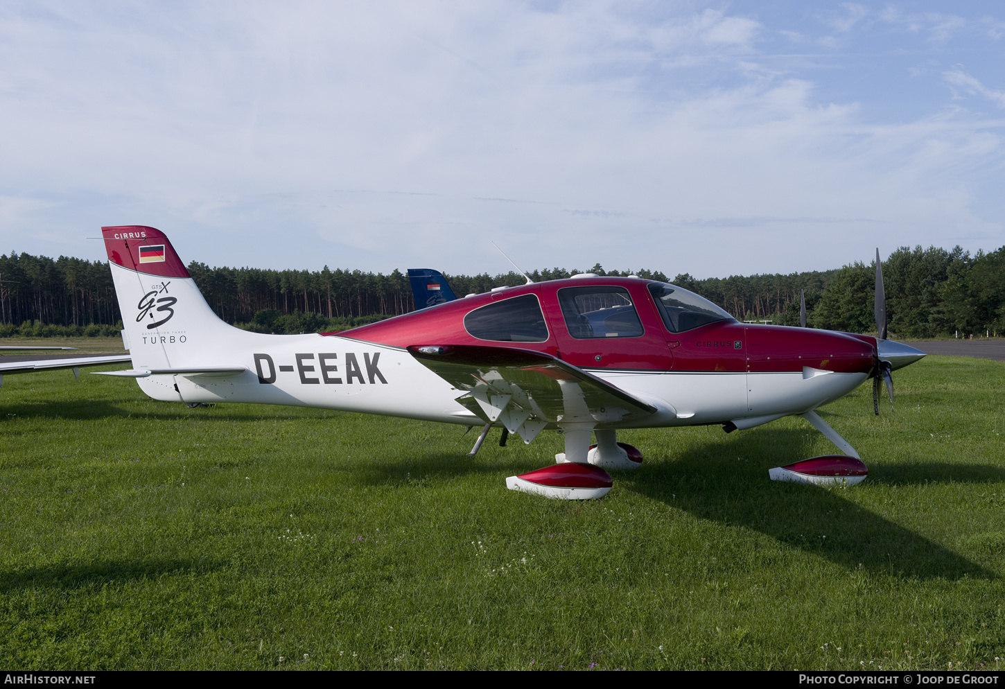Aircraft Photo of D-EEAK | Cirrus SR-22 G3-GTS Turbo | AirHistory.net #681951