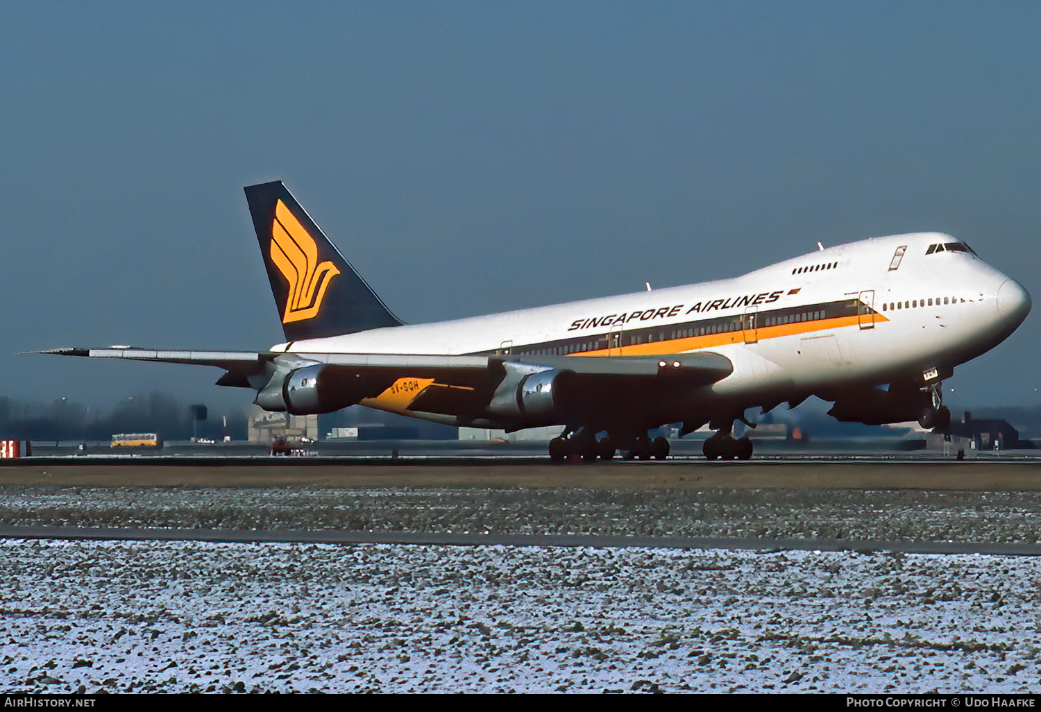 Aircraft Photo of 9V-SQM | Boeing 747-212B | Singapore Airlines | AirHistory.net #682032