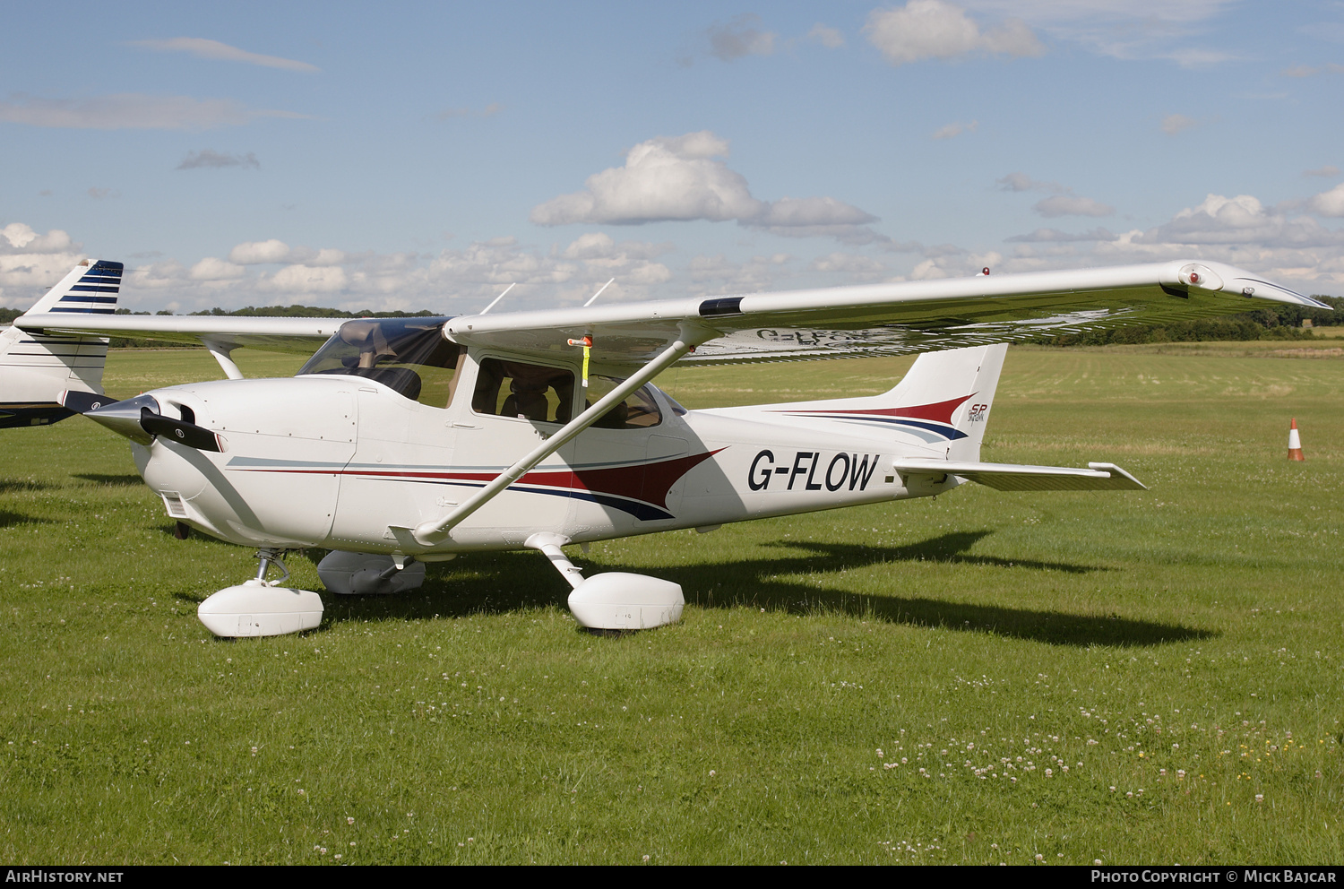 Aircraft Photo of G-FLOW | Cessna 172S Skyhawk | AirHistory.net #682053
