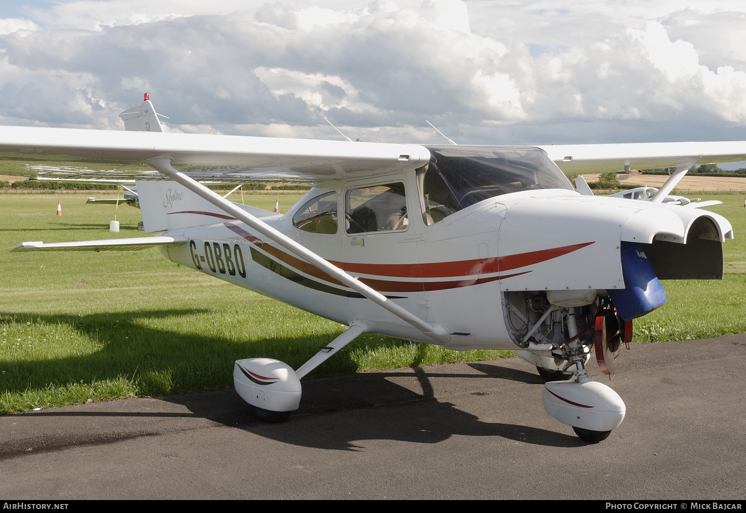 Aircraft Photo of G-OBBO | Cessna 182S Skylane | AirHistory.net #682067