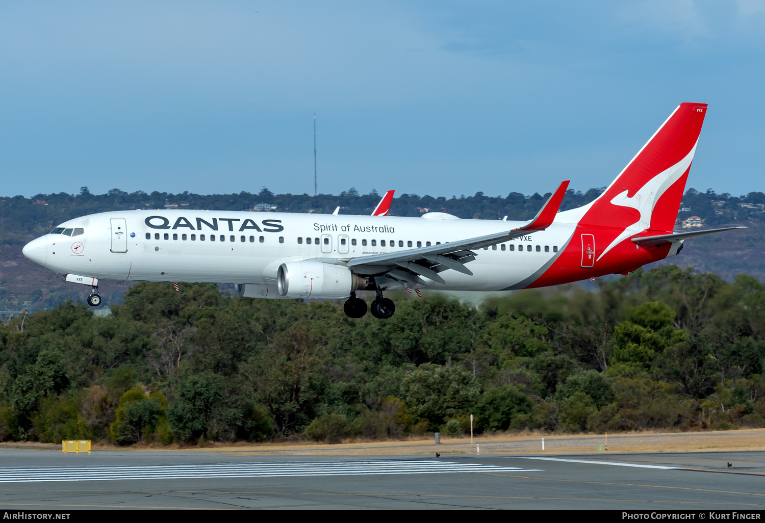 Aircraft Photo of VH-VXE | Boeing 737-838 | Qantas | AirHistory.net #682122