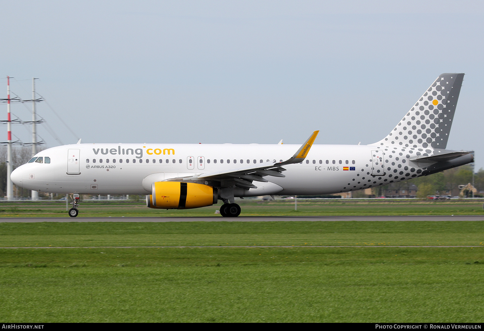Aircraft Photo of EC-MBS | Airbus A320-214 | Vueling Airlines | AirHistory.net #682225