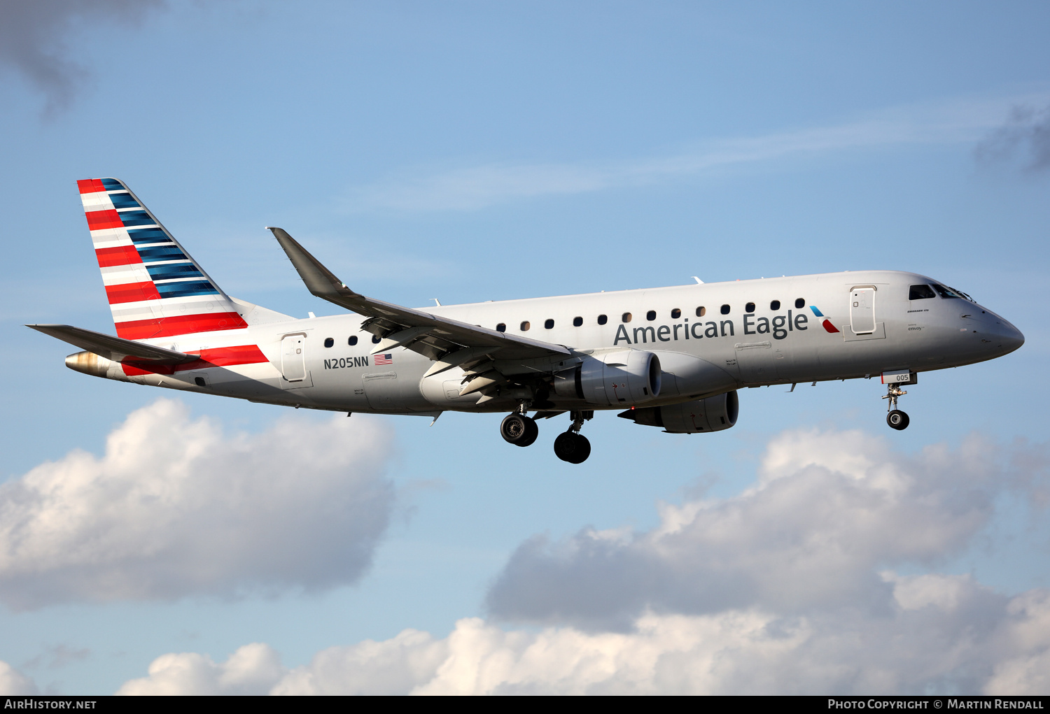 Aircraft Photo of N205NN | Embraer 175LR (ERJ-170-200LR) | American Eagle | AirHistory.net #682277