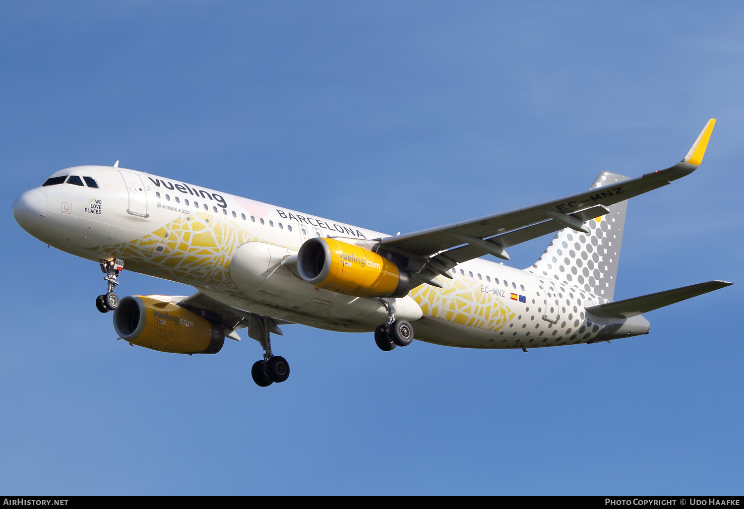Aircraft Photo of EC-MNZ | Airbus A320-232 | Vueling Airlines | AirHistory.net #682278