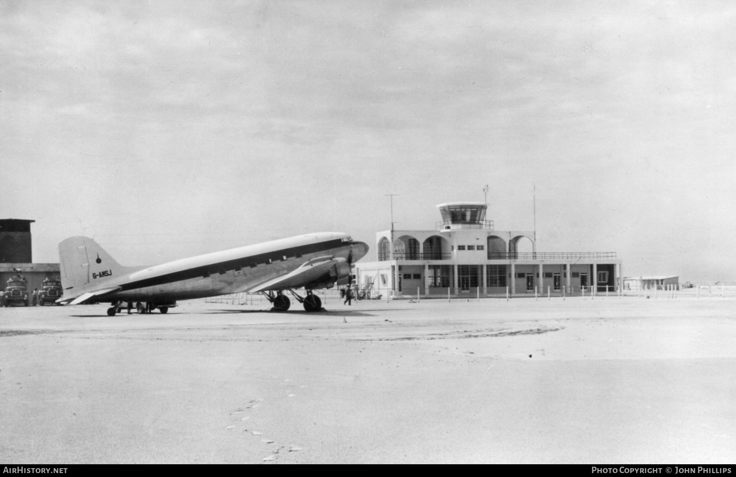Airport photo of Dubai - International (OMDB / DXB) in United Arab Emirates | AirHistory.net #682339