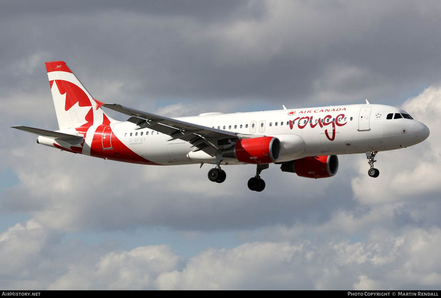 Aircraft Photo of C-GFWX | Airbus A320-214 | Air Canada Rouge | AirHistory.net #682342