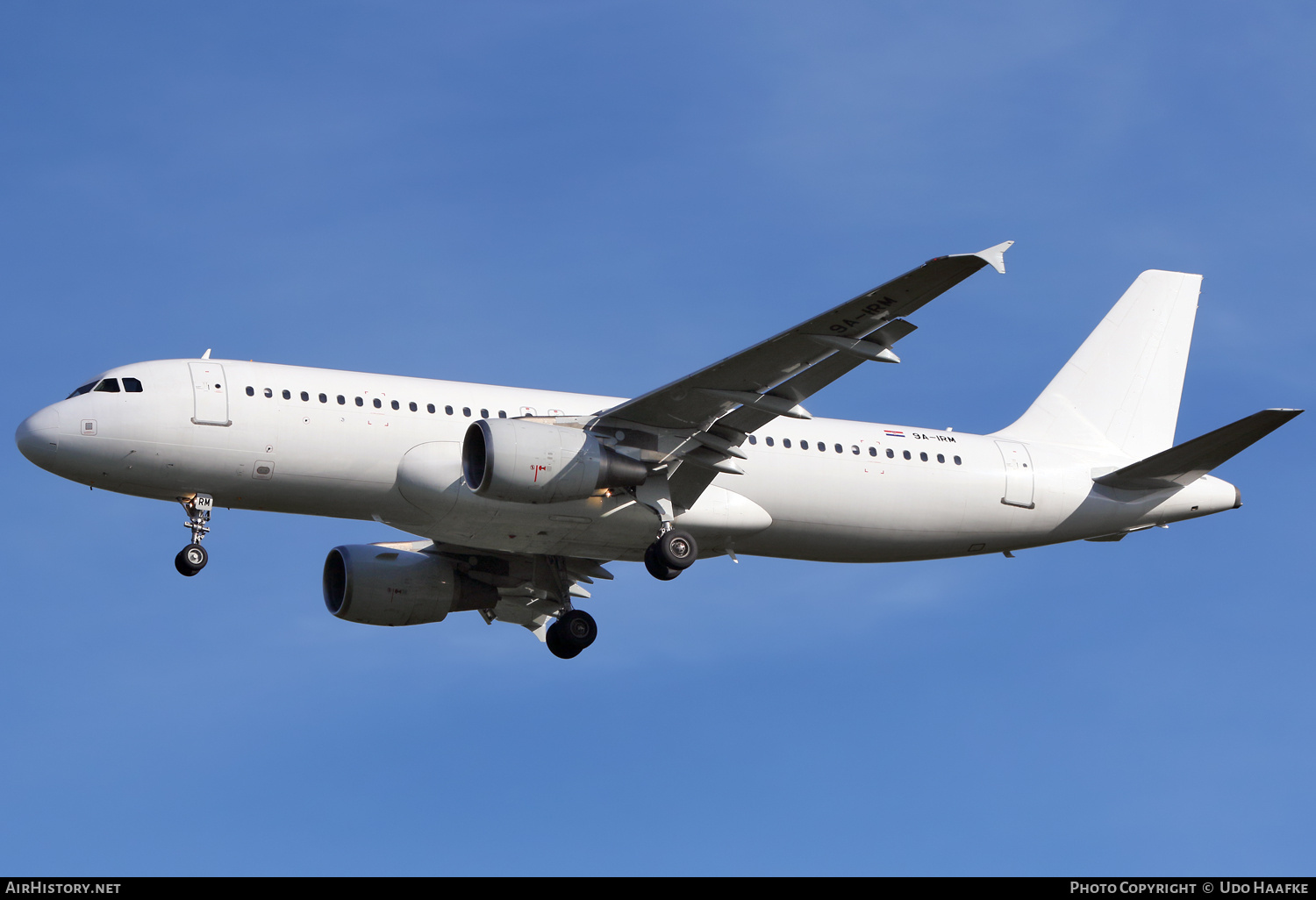 Aircraft Photo of 9A-IRM | Airbus A320-214 | AirHistory.net #682360