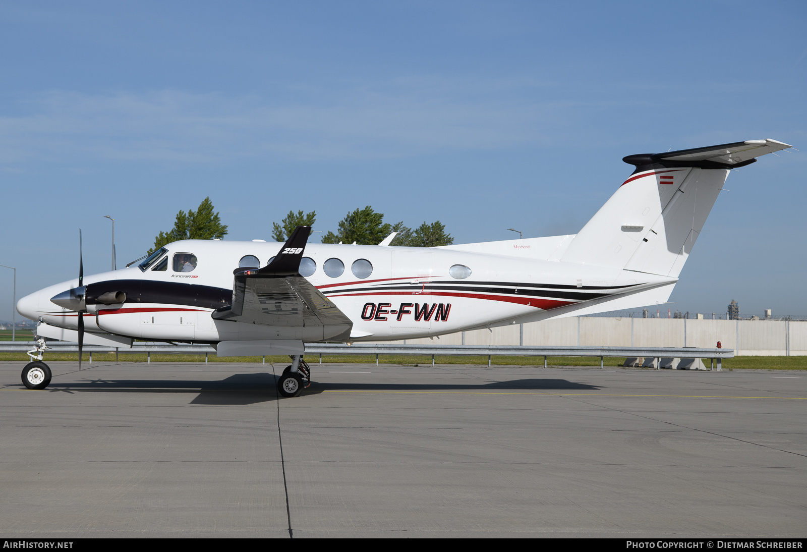 Aircraft Photo of OE-FWN | Beechcraft 250 King Air (200GT) | AirHistory.net #682401