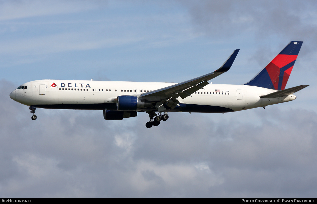 Aircraft Photo of N1201P | Boeing 767-332/ER | Delta Air Lines | AirHistory.net #682438