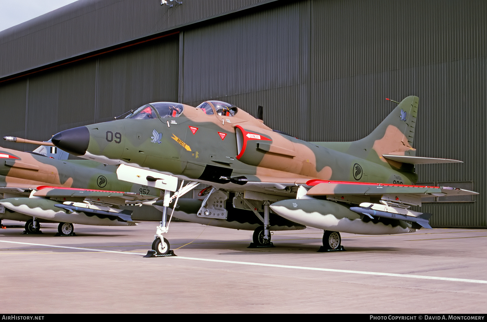 Aircraft Photo of 909 | Douglas TA-4SU Skyhawk | Singapore - Air Force | AirHistory.net #682661