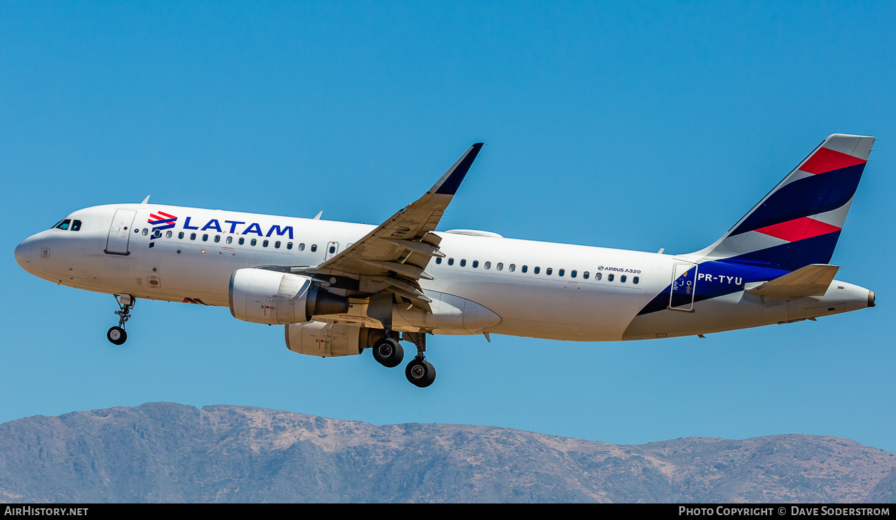 Aircraft Photo of PR-TYU | Airbus A320-214 | LATAM Airlines | AirHistory.net #682770