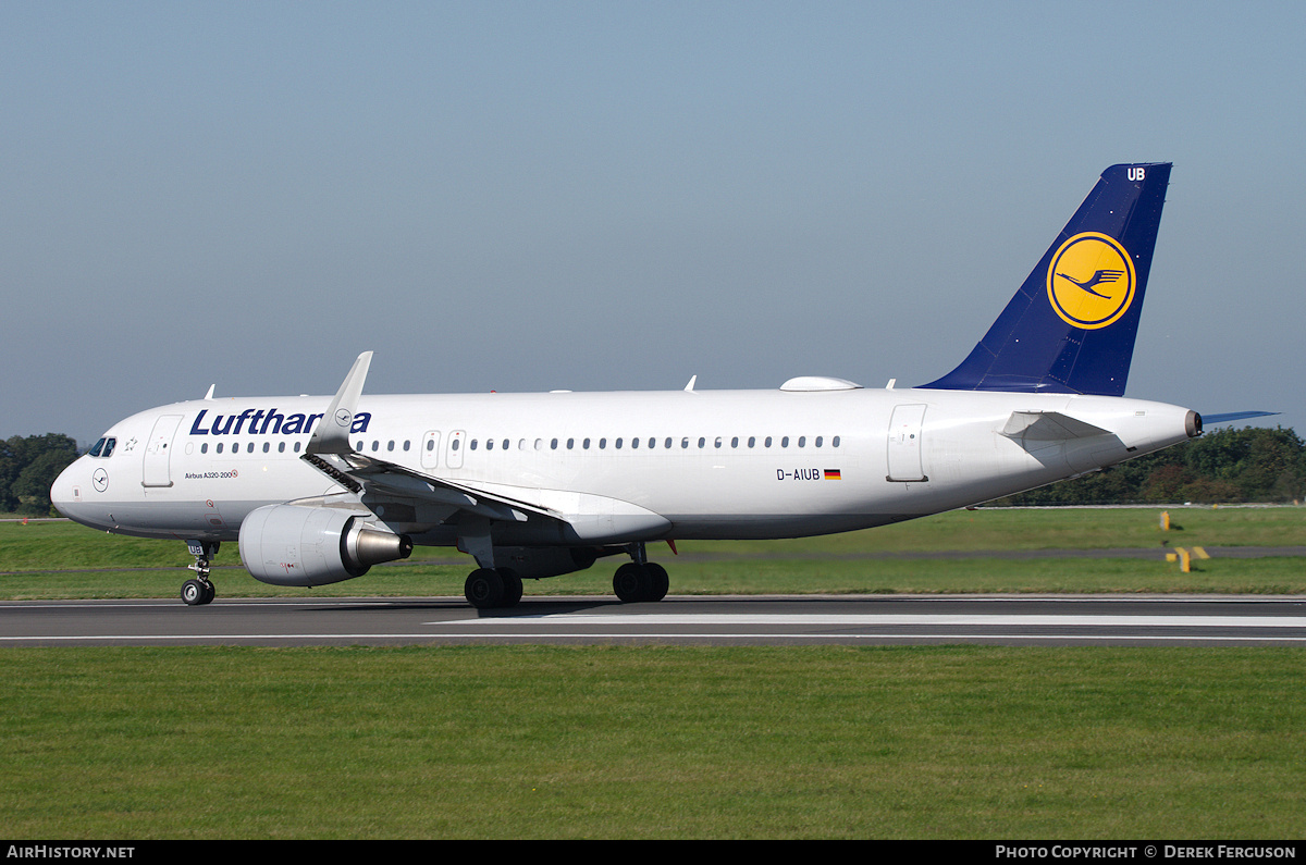 Aircraft Photo of D-AIUB | Airbus A320-214 | Lufthansa | AirHistory.net #682773