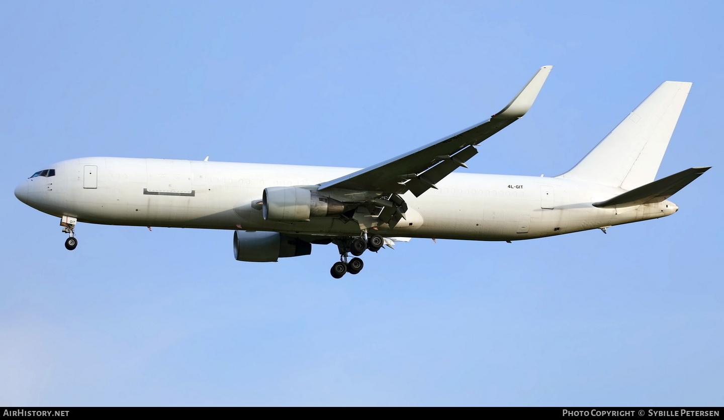 Aircraft Photo of 4L-GIT | Boeing 767-333ER(BDSF) | AirHistory.net #682795