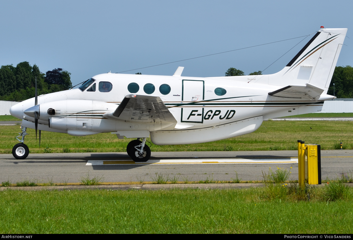 Aircraft Photo of F-GPJD | Beech E90 King Air | AirHistory.net #682824