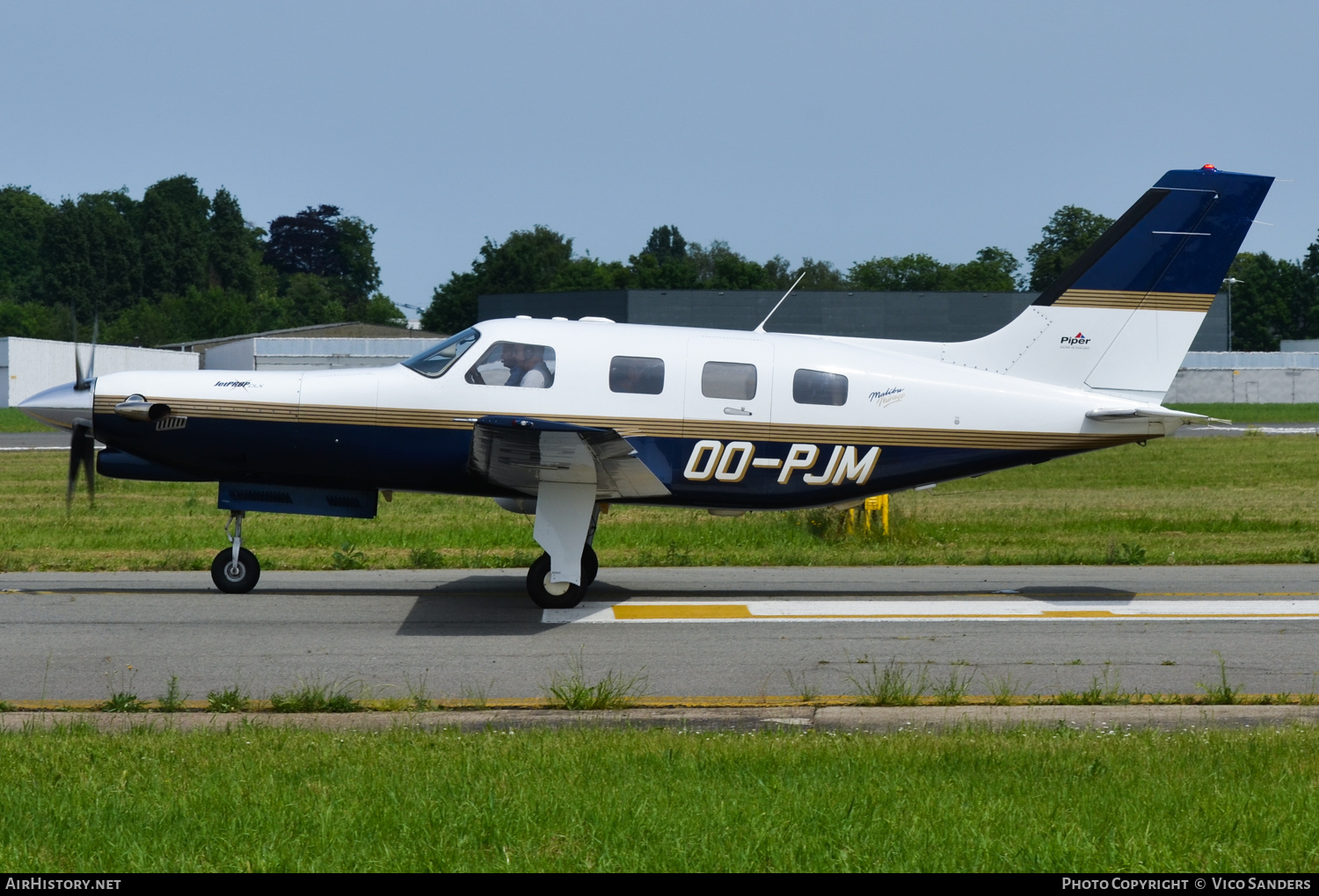Aircraft Photo of OO-PJM | Piper PA-46-350P Malibu Mirage | AirHistory.net #682845