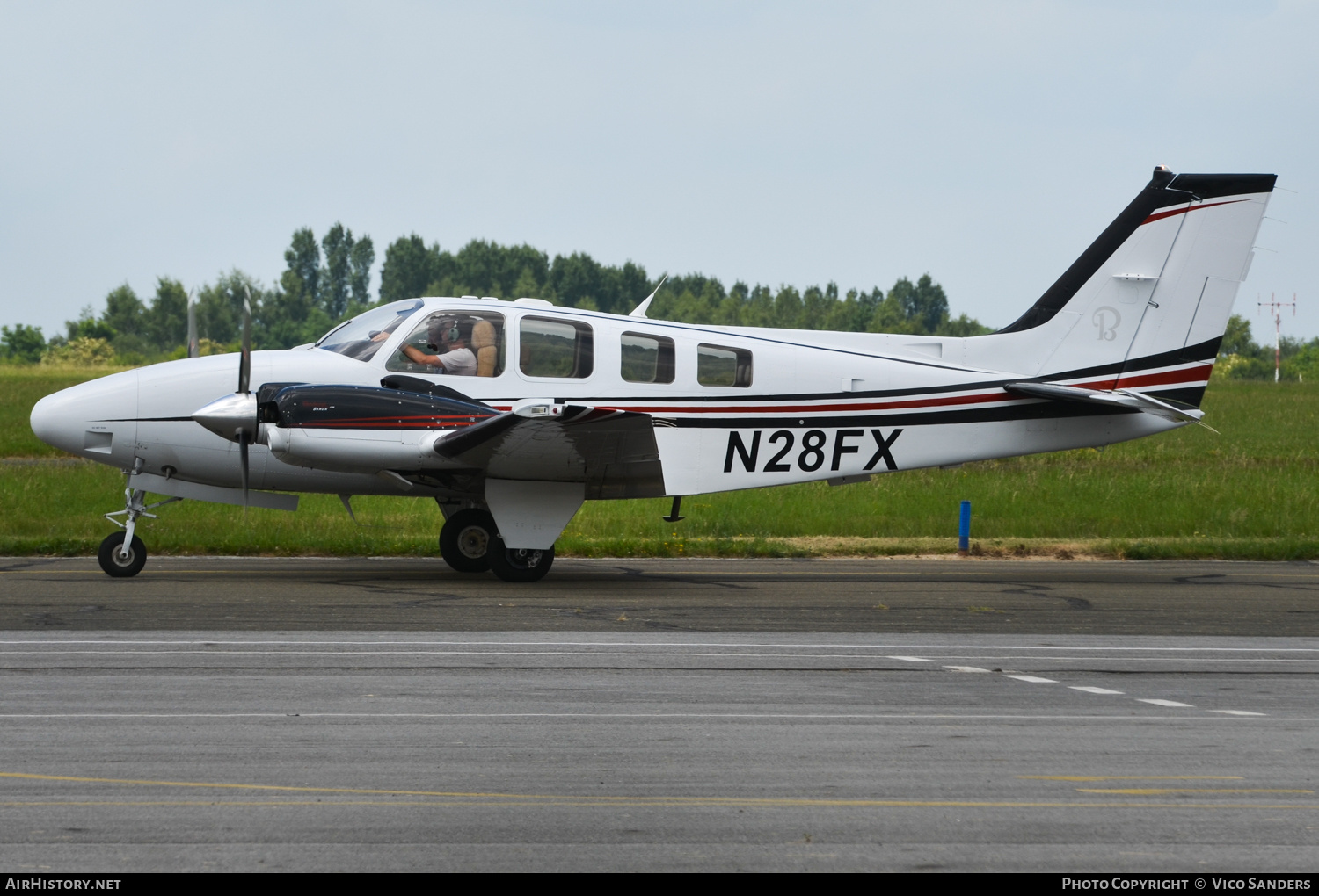 Aircraft Photo of N28FX | Raytheon G58 Baron | AirHistory.net #682860