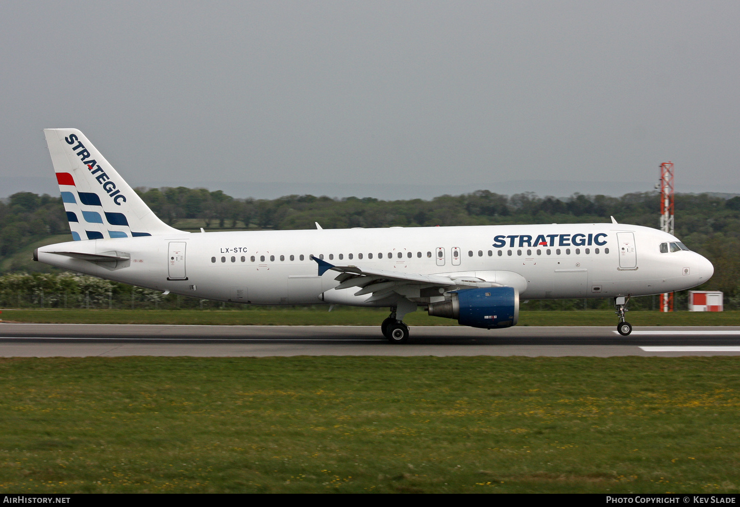 Aircraft Photo of LX-STC | Airbus A320-212 | Strategic Airlines | AirHistory.net #682931
