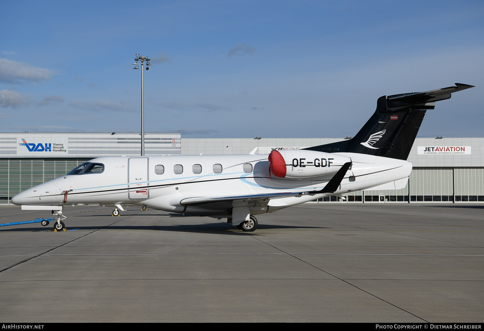 Aircraft Photo of OE-GDF | Embraer EMB-505 Phenom 300 | AirHistory.net #682983