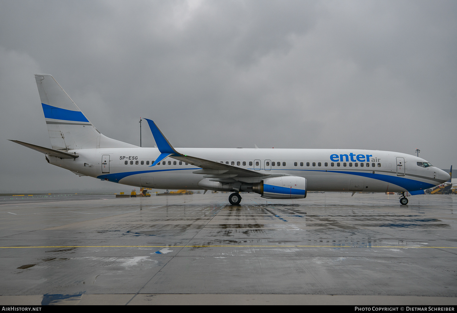Aircraft Photo of SP-ESG | Boeing 737-8Q8 | Enter Air | AirHistory.net #683062
