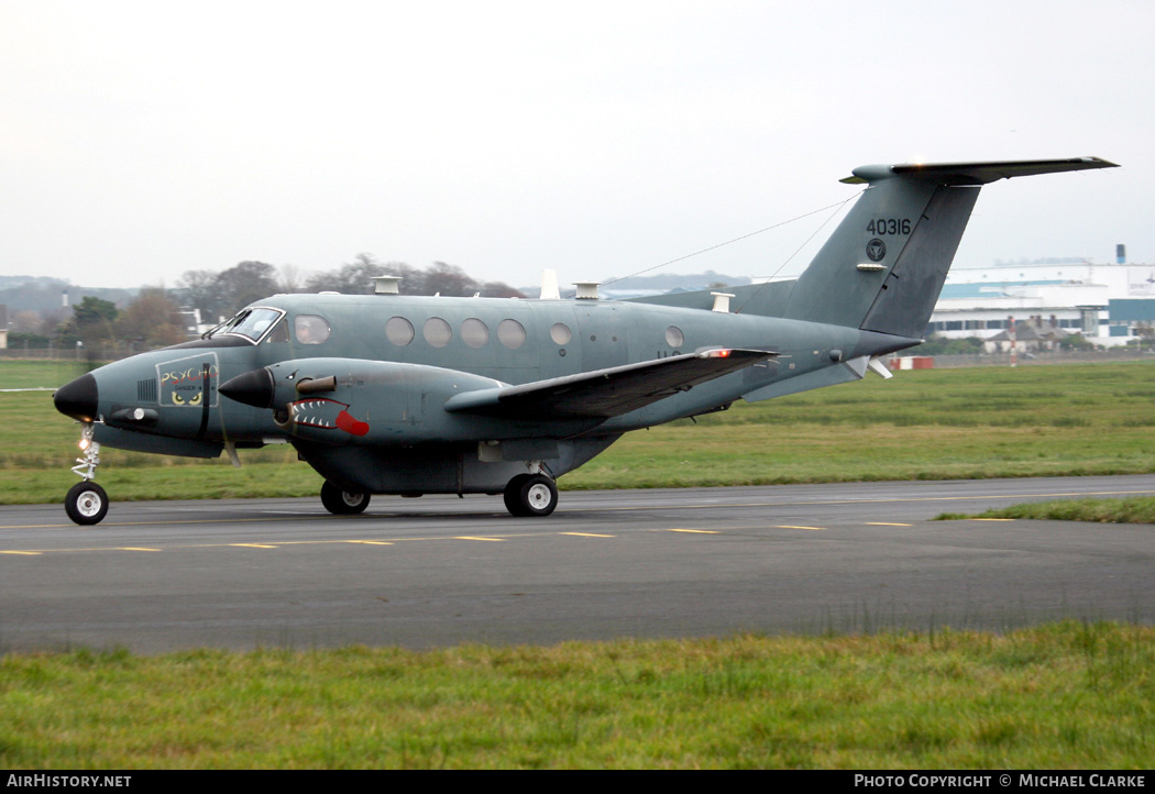 Aircraft Photo of 94-0316 / 40316 | Hawker Beechcraft C-12V-1 Huron (B200C) | USA - Army | AirHistory.net #683207