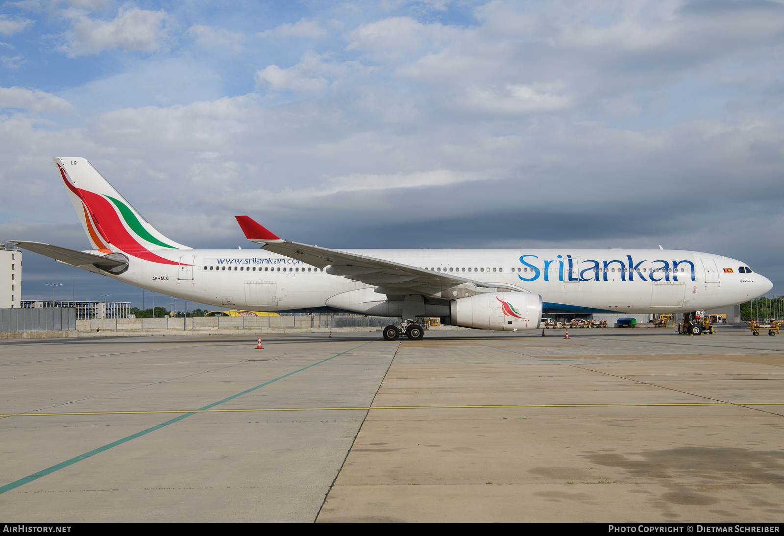 Aircraft Photo of 4R-ALQ | Airbus A330-343 | SriLankan Airlines | AirHistory.net #683311