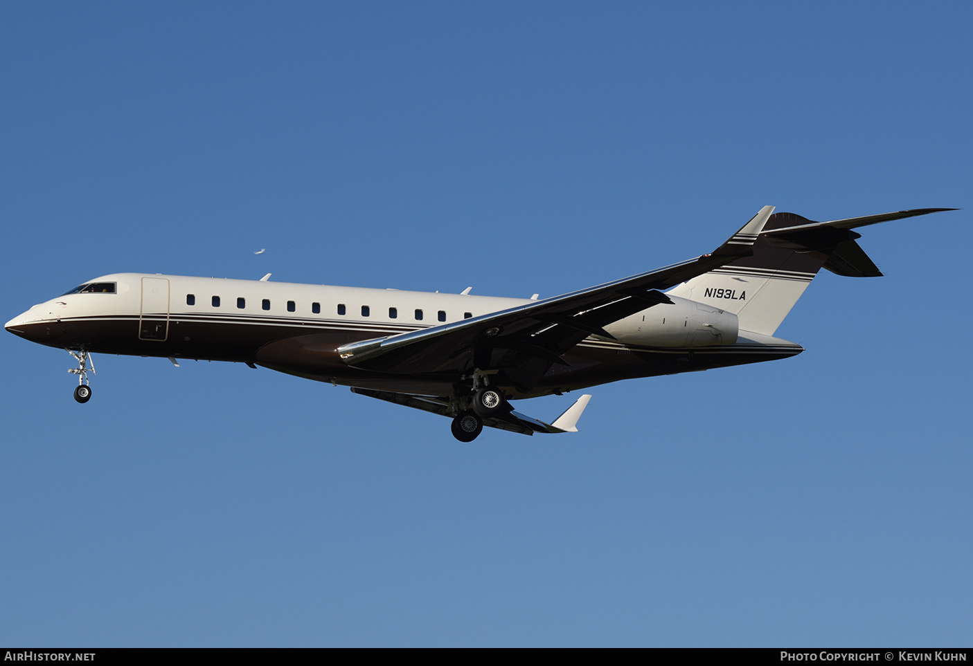 Aircraft Photo of N193LA | Bombardier Global 6000 (BD-700-1A10) | AirHistory.net #683368