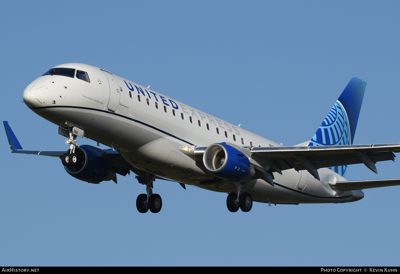 Aircraft Photo of N766YX | Embraer 175LR (ERJ-170-200LR) | United Express | AirHistory.net #683387