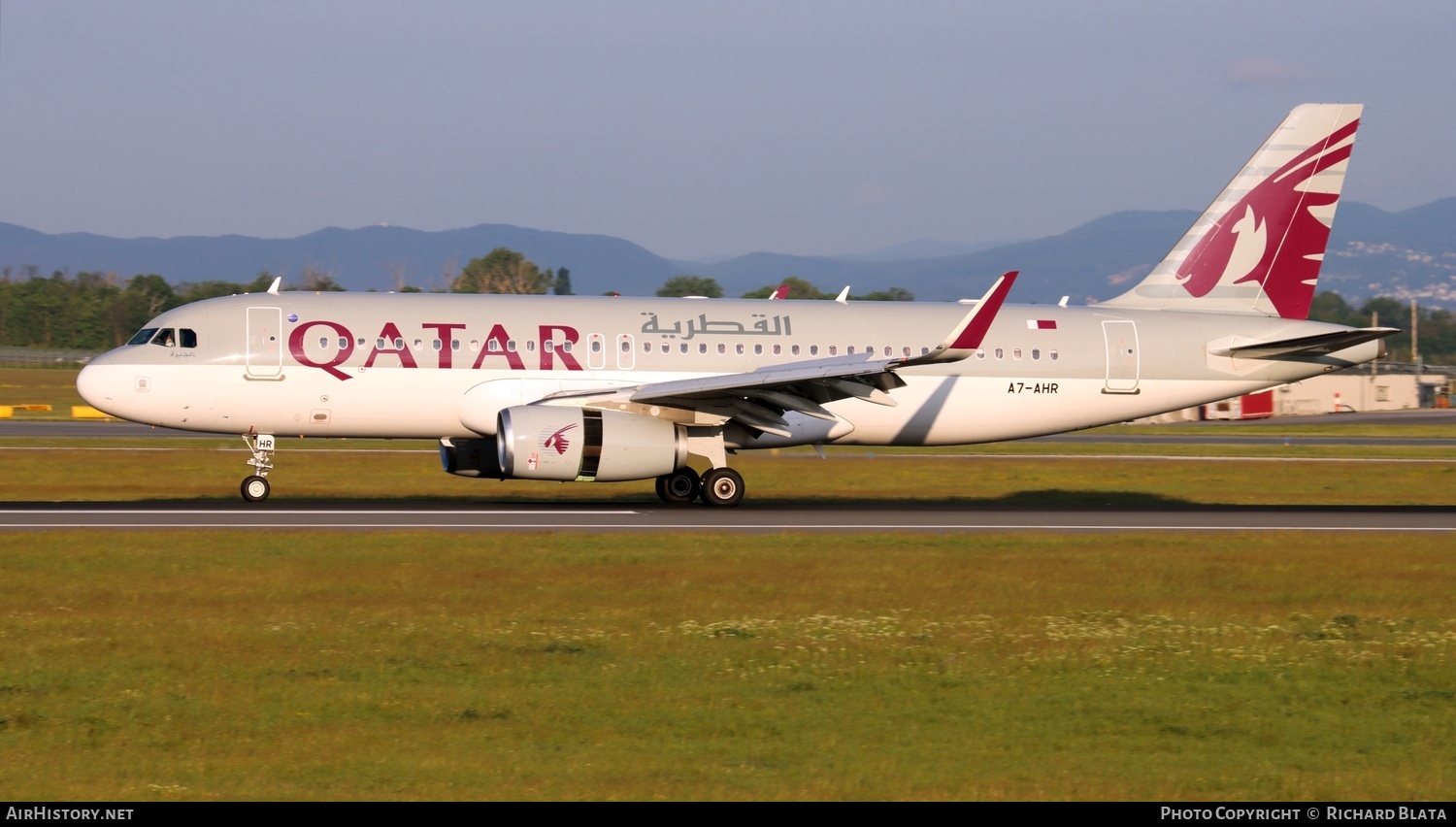 Aircraft Photo of A7-AHR | Airbus A320-232 | Qatar Airways | AirHistory.net #683445
