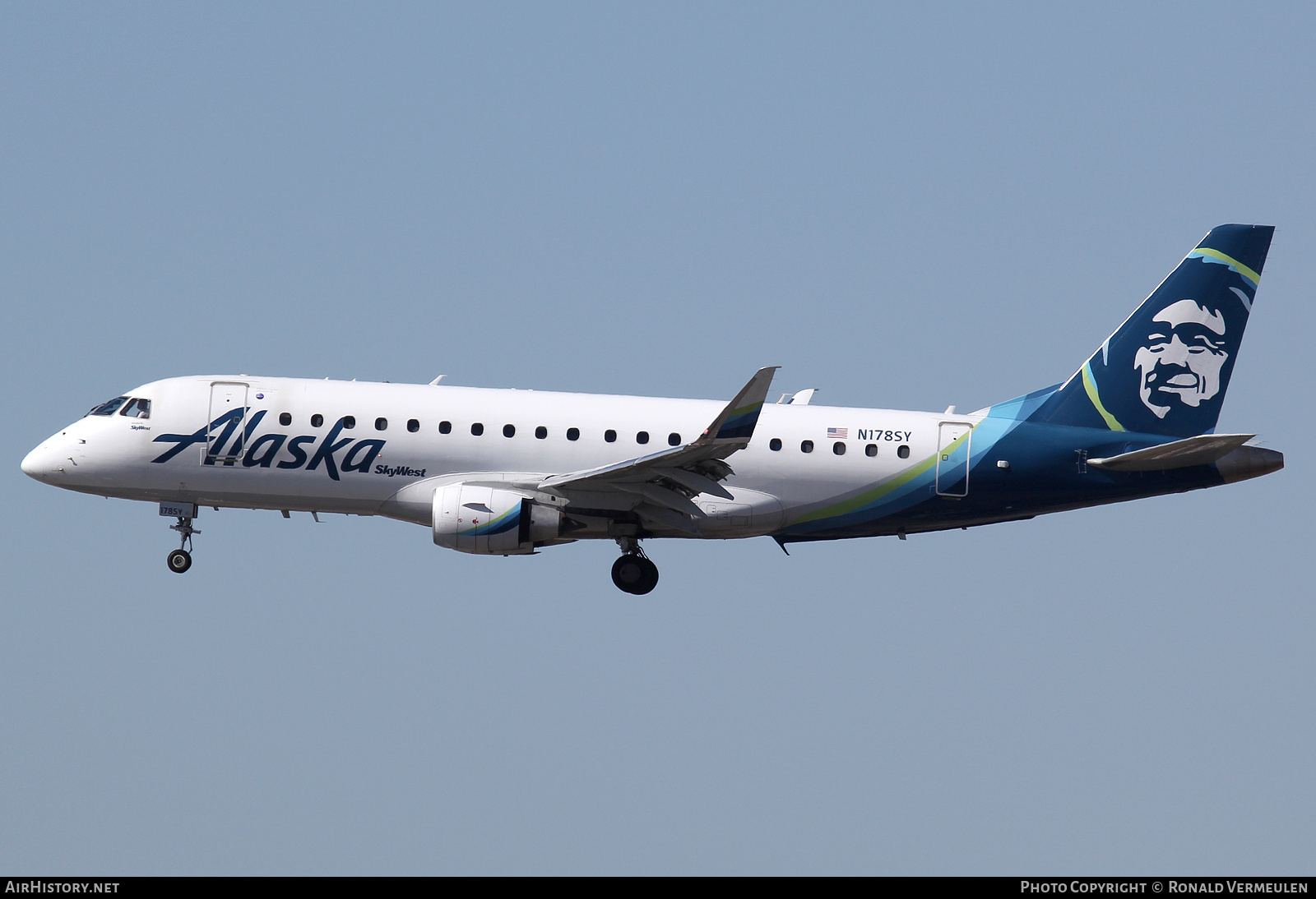 Aircraft Photo of N178SY | Embraer 175LR (ERJ-170-200LR) | Alaska Airlines | AirHistory.net #683463