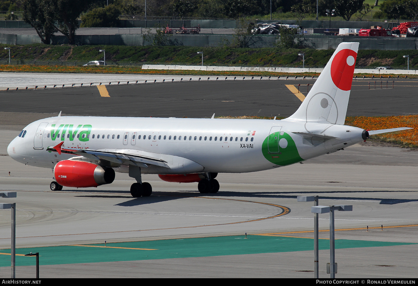 Aircraft Photo of XA-VAI | Airbus A320-232 | Viva Aerobús | AirHistory.net #683495