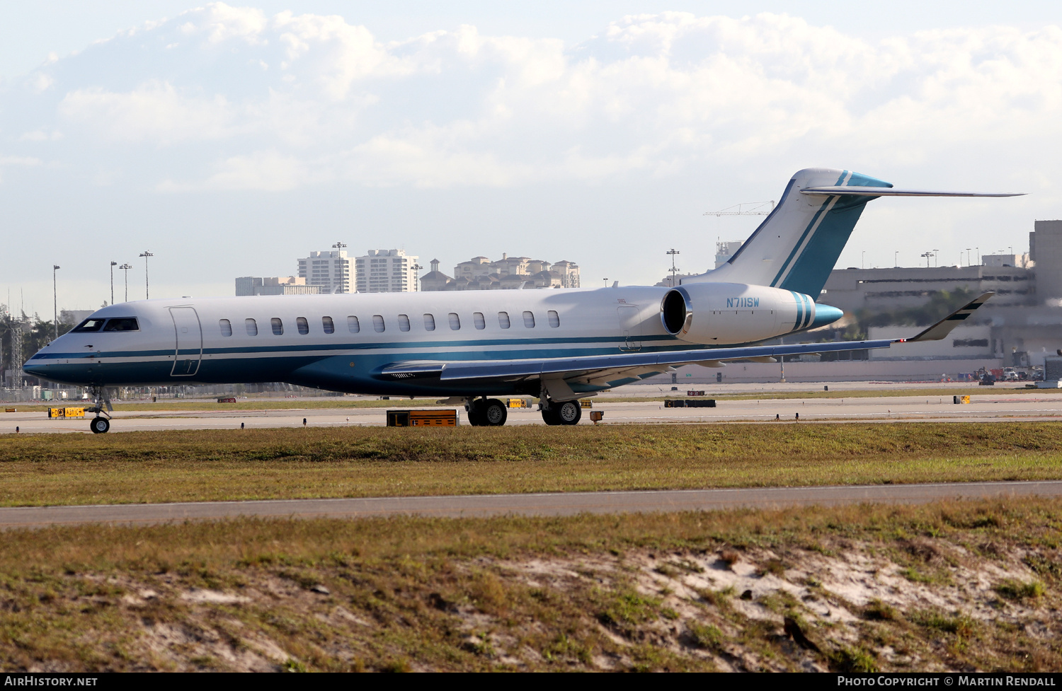 Aircraft Photo of N711SW | Bombardier Global 7500 (BD-700-2A12) | AirHistory.net #683604