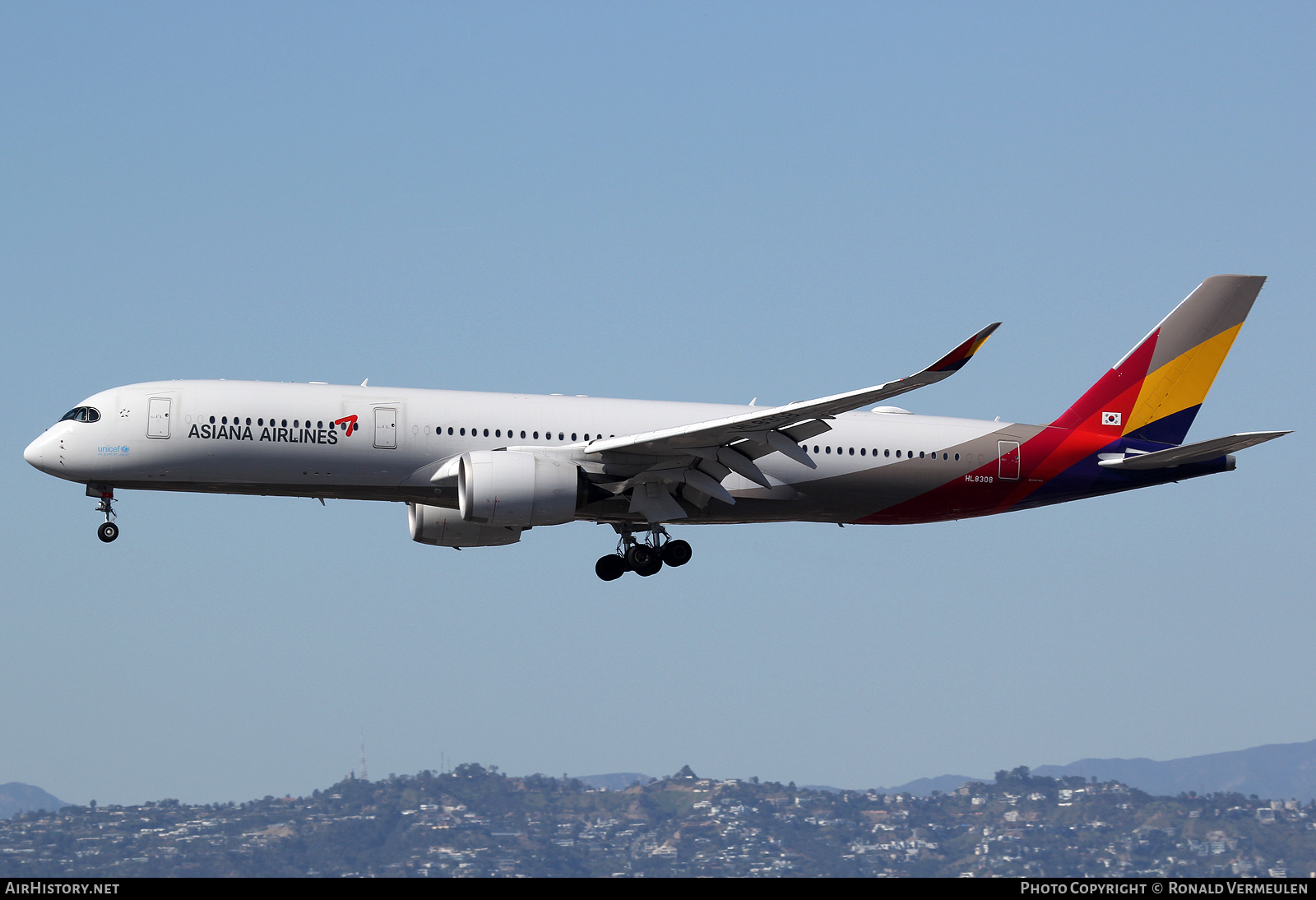 Aircraft Photo of HL8308 | Airbus A350-941 | Asiana Airlines | AirHistory.net #683653