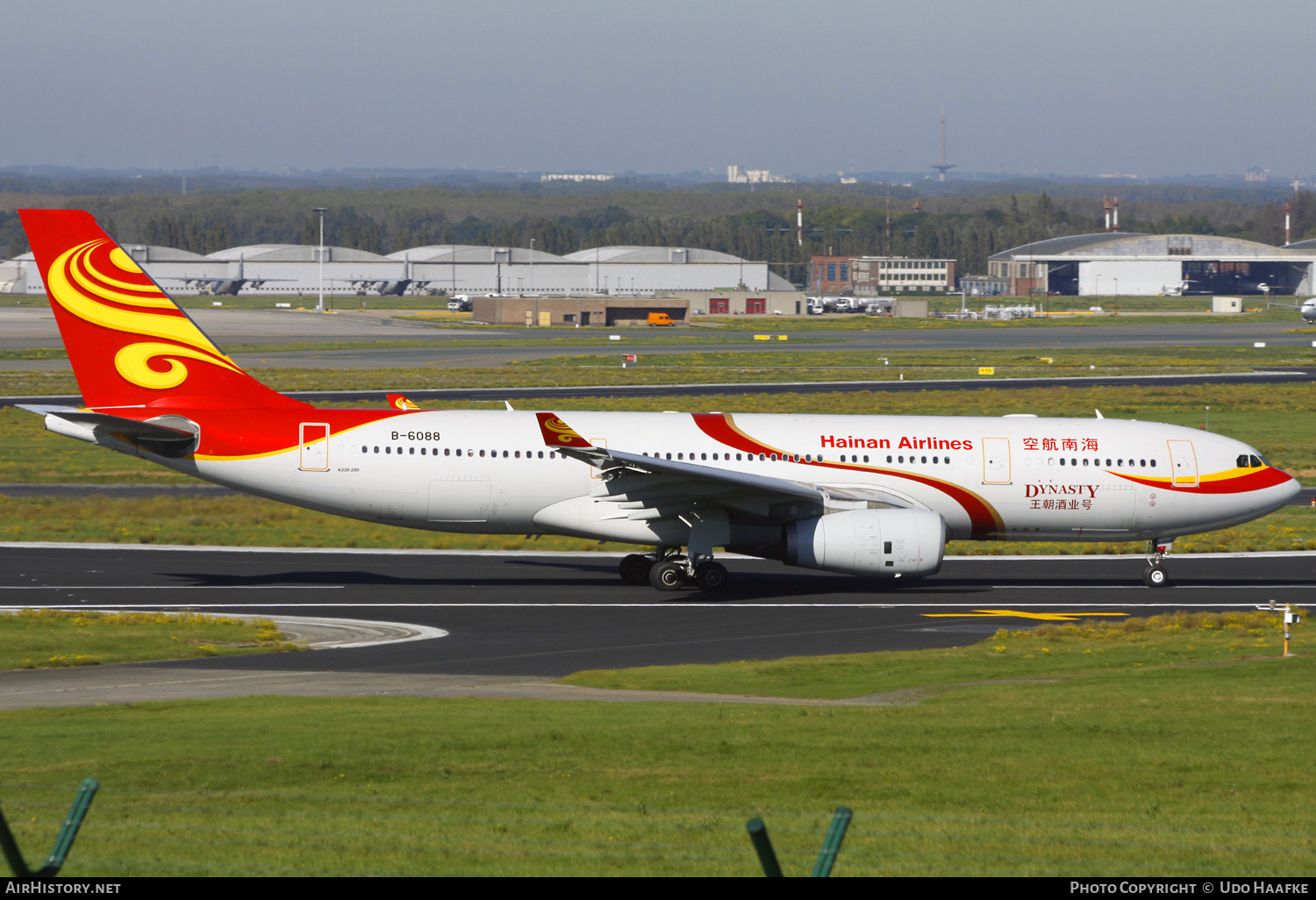 Aircraft Photo of B-6088 | Airbus A330-243 | Hainan Airlines | AirHistory.net #683655