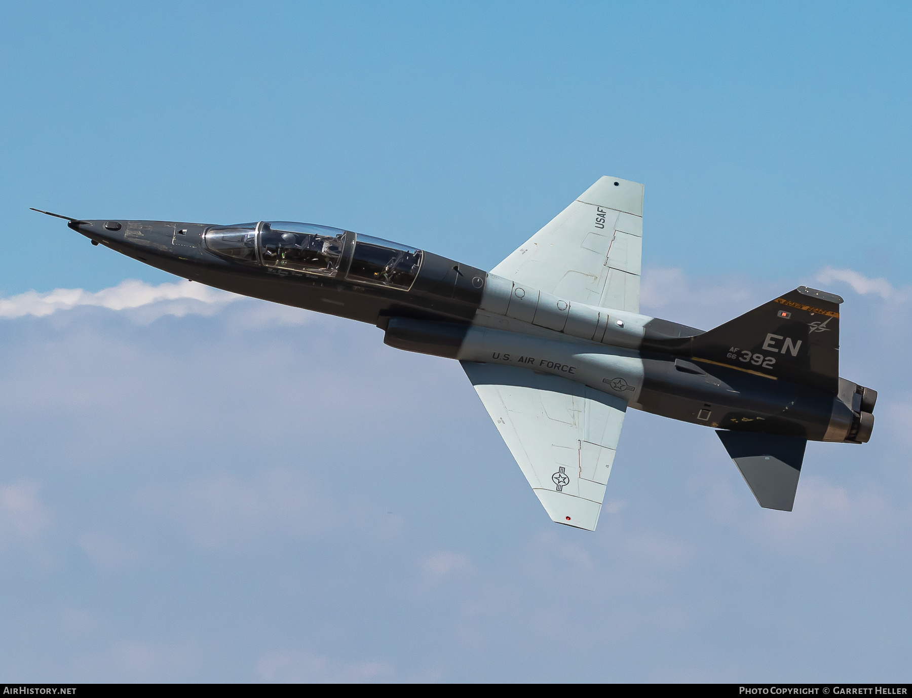 Aircraft Photo of 66-8392 | Northrop T-38C Talon | USA - Air Force | AirHistory.net #683727