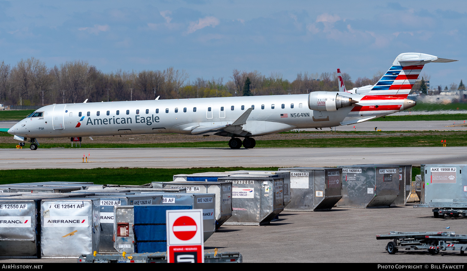 Aircraft Photo of N564NN | Bombardier CRJ-900LR (CL-600-2D24) | American Eagle | AirHistory.net #683733