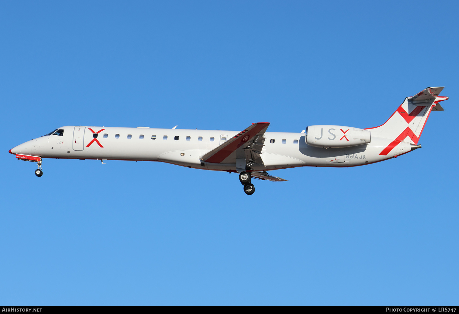 Aircraft Photo of N914JX | Embraer ERJ-145LR (EMB-145LR) | JetSuiteX - JSX | AirHistory.net #683819