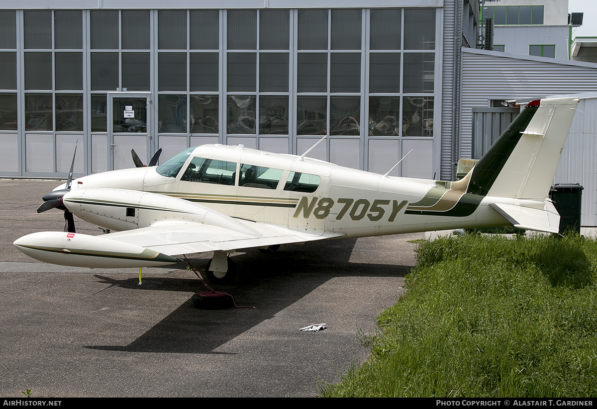 Aircraft Photo of N8705Y | Piper PA-30-160 Twin Comanche C | AirHistory.net #683944