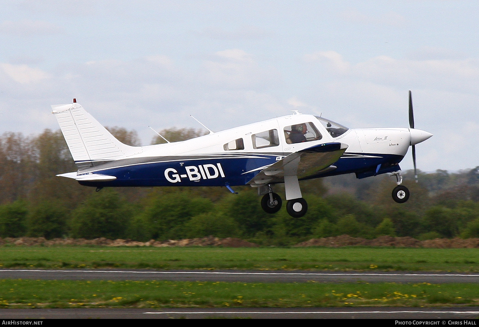 Aircraft Photo of G-BIDI | Piper PA-28R-201 Arrow III | AirHistory.net #684009