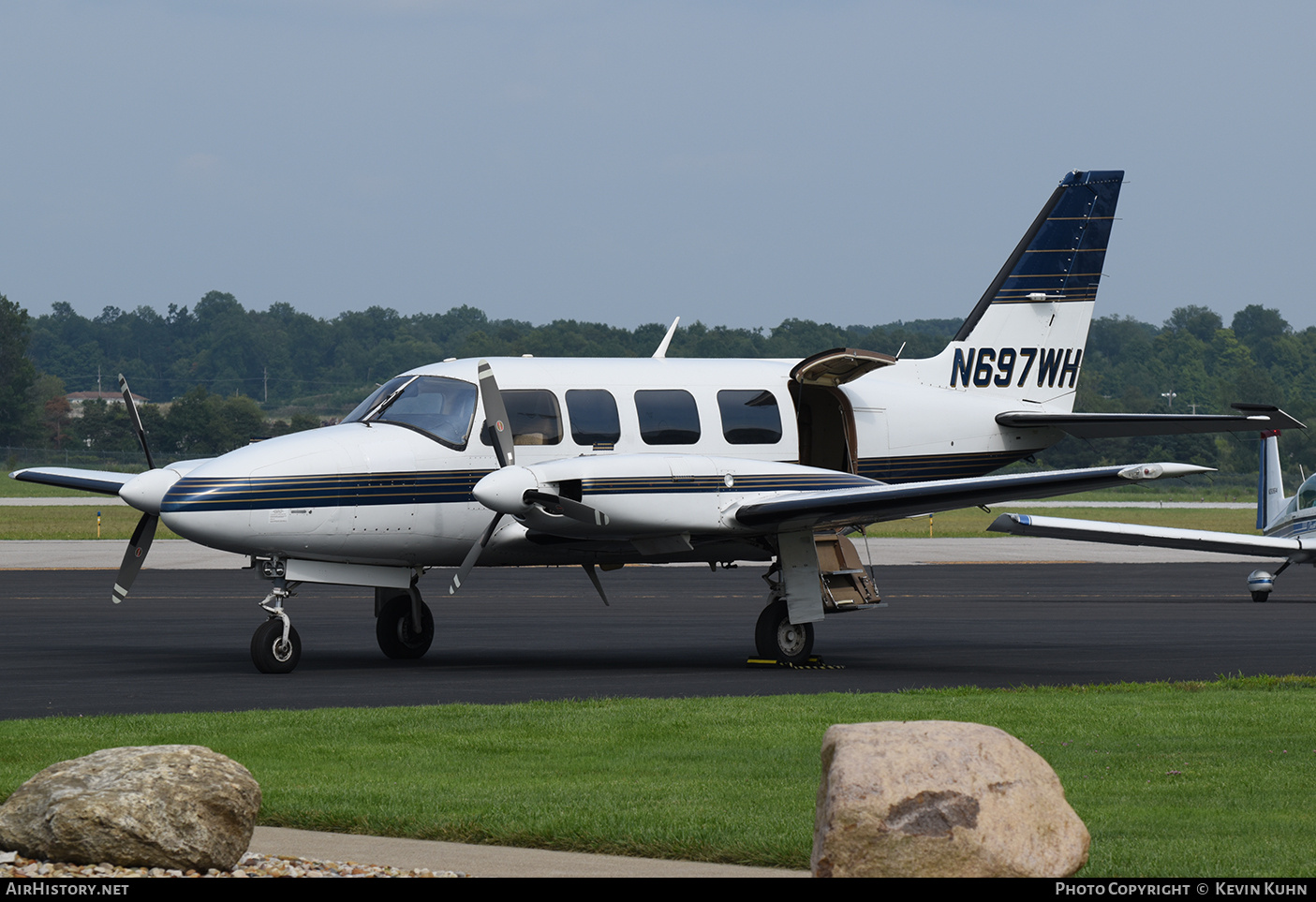Aircraft Photo of N697WH | Piper PA-31-350 Chieftain | AirHistory.net #684069
