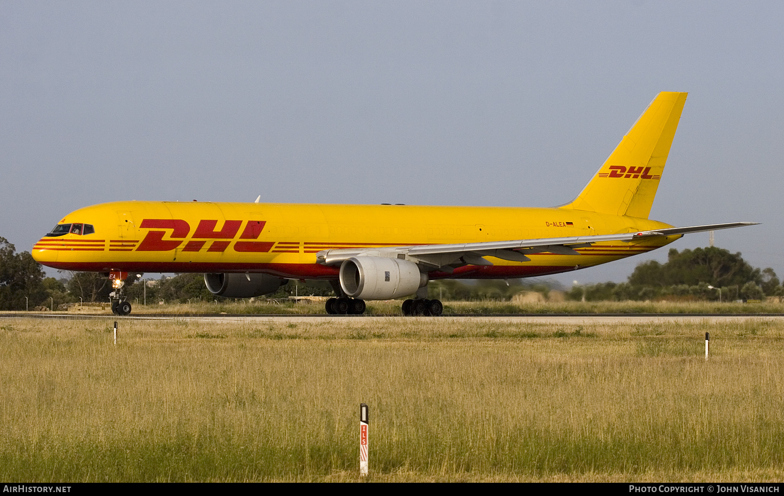Aircraft Photo of D-ALEA | Boeing 757-236/SF | DHL International | AirHistory.net #684128